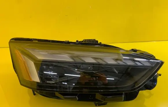 Audi A5 Headlight/headlamp 8W6941086B