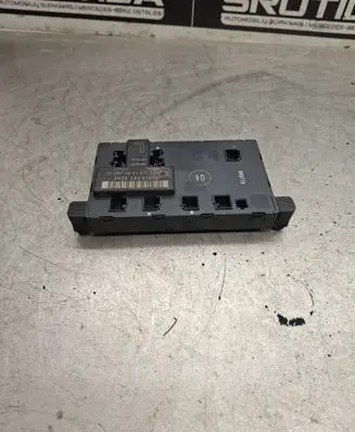 Mercedes-Benz C W203 Door control unit/module 2038201585