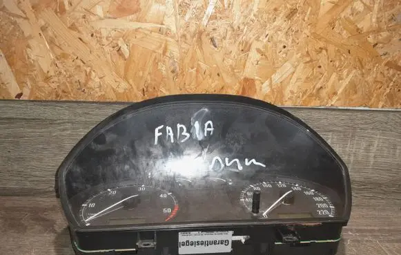 Skoda Fabia Mk1 (6Y) Speedometer (instrument cluster) 6Y1919880D