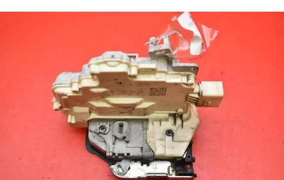Audi A6 Allroad C7 Rear door lock 4G0839016