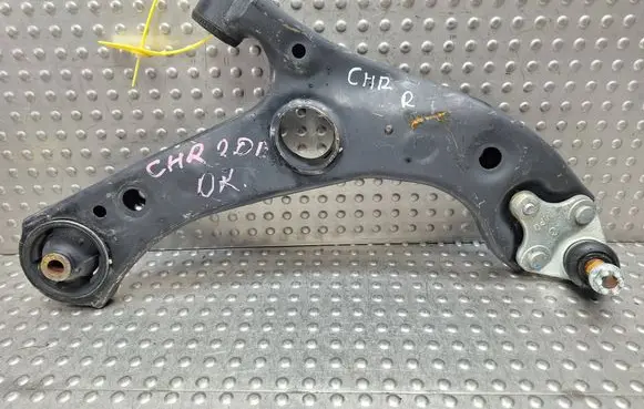 Toyota C-HR I Front control arm S27730811