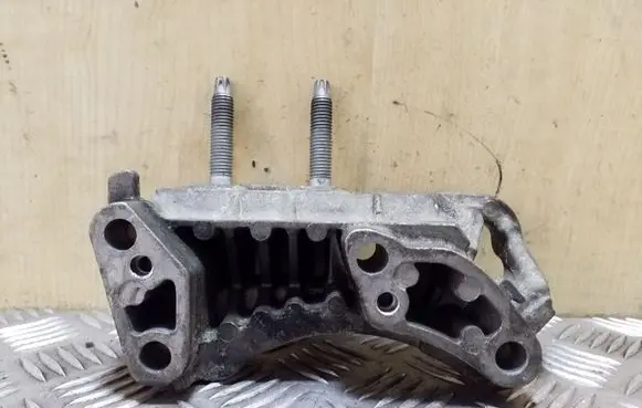 Ford Focus Engine mounting bracket 3M516030AF