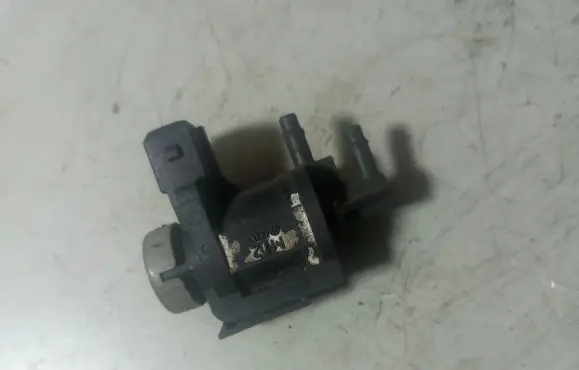 Volkswagen PASSAT B6 Turbo solenoid valve 1J0906283A