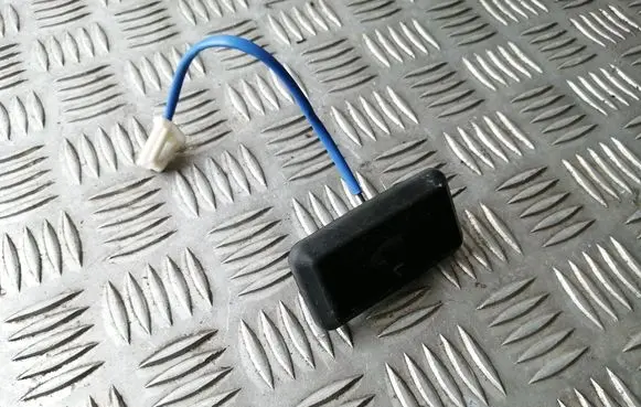 KIA Optima Tailgate opening switch 