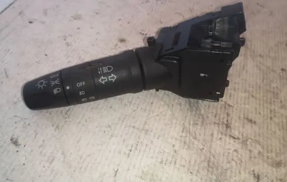 Nissan Almera N16 Indicator stalk 25540 AV600