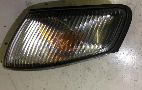 Mazda 626 Front indicator light 21061822