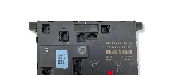 Mercedes-Benz E W211 Door control unit/module 2118701226 00401702