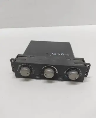Mitsubishi Pajero Climate control unit MR958005 1465700022