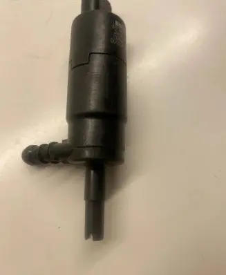 BMW 3 E90 E91 Windshield washer spray nozzle 13264010 8377430 001004