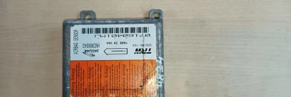 Jaguar XJ X308 Airbag control unit/module HNC9666AD 200195104