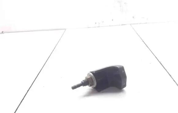 Land Rover Defender Windshield washer spray nozzle 