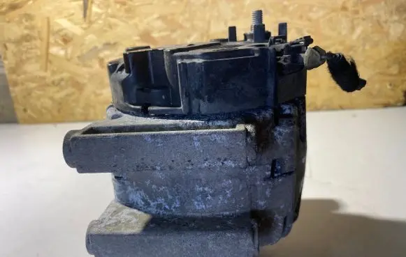 Opel Insignia A Generator/alternator 2618063A 50727201 13586366