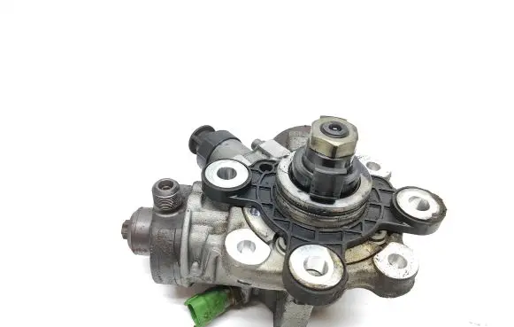 Volvo V60 Fuel injection high pressure pump 31272896 0445010618