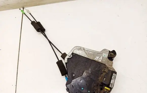 Lexus RX 300 Front door lock 5H2319