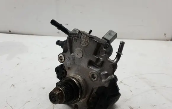 Mercedes-Benz C W204 Fuel injection high pressure pump A6510701201 28297640 0303788FFE