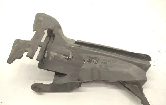 Volvo V70 Intercooler air guide/duct channel 30796389 M0N7A