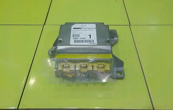 Mazda 6 Airbag control unit/module GMC857K30