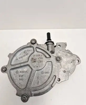 Volkswagen Tiguan Vacuum pump 05L145100 05L145215E V300