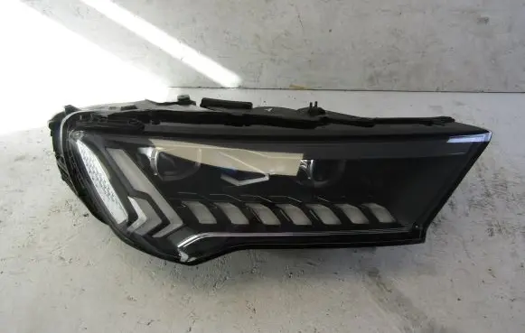 Audi Q7 4M Headlight/headlamp 4M0941086C