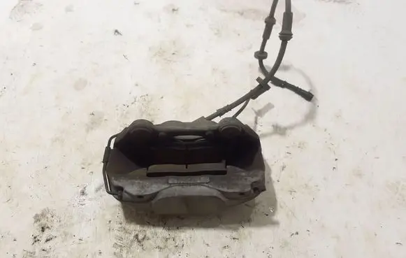 Front brake caliper