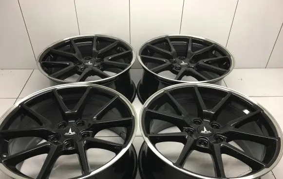 Tesla Model S R18 alloy rim 