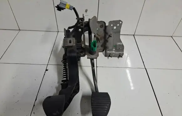 Peugeot 307 Pedal assembly 9653940880 00022 703200783