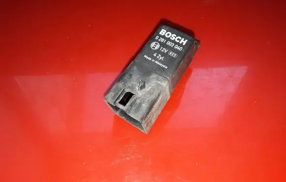 Chrysler Grand Voyager V Glow plug pre-heat relay 05033351AA 0281003040