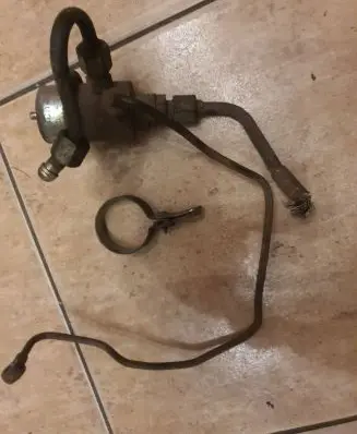Audi 80 90 B3 Fuel pressure regulator 034133534H 0438161008