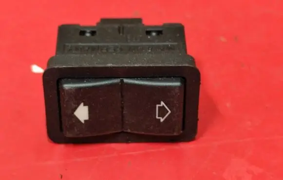 BMW 5 E39 Quarter vent window switch 8368974
