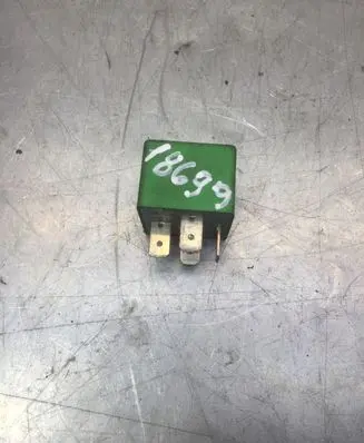 Citroen C5 Seat heating relay 12V25A03601