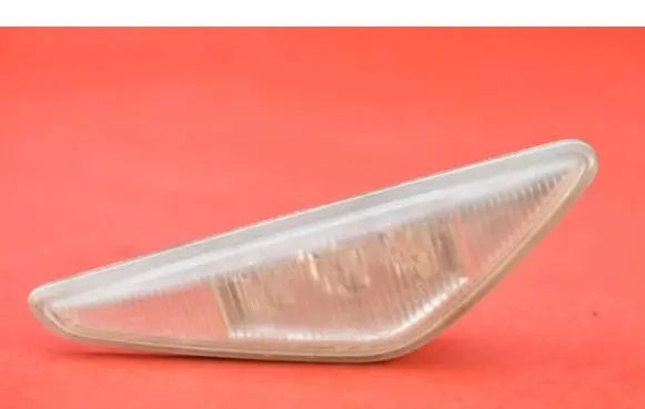 BMW X3 E83 Front indicator light 7542498