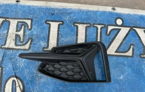 Audi A7 S7 4K8 Front bumper lower grill 4K8807647A