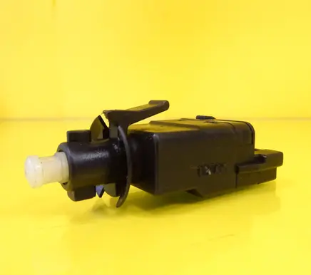 Mercedes-Benz C W202 Brake pedal sensor switch 0015450109