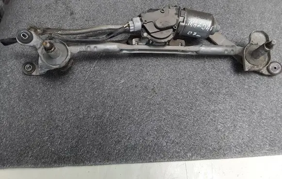 Mazda 5 Front wiper linkage and motor 1593000602