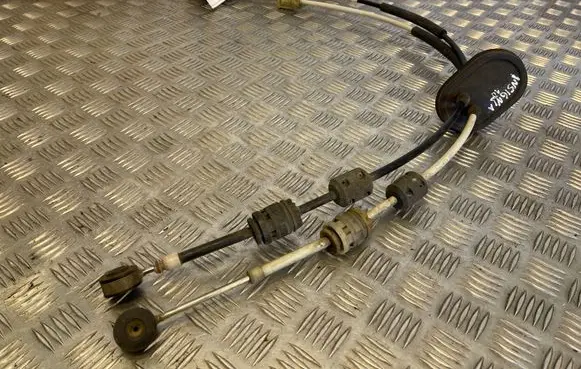 Gear shift cable linkage