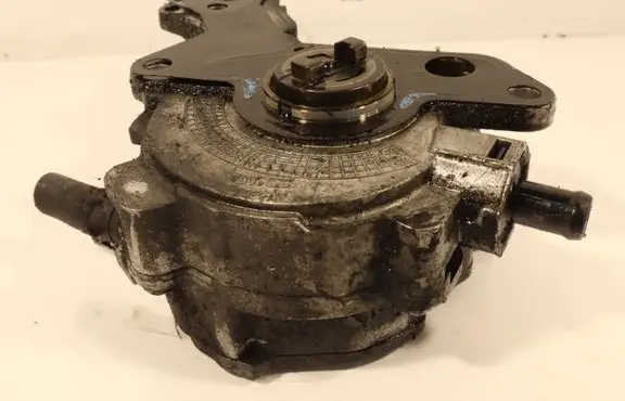 Volkswagen Jetta V Vacuum pump AE2004