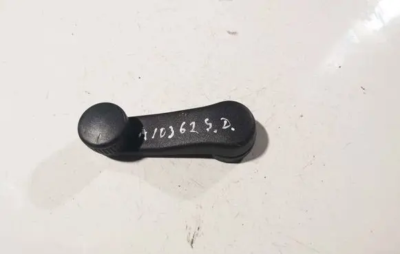 Skoda Fabia Mk1 (6Y) Front door window winding handle 
