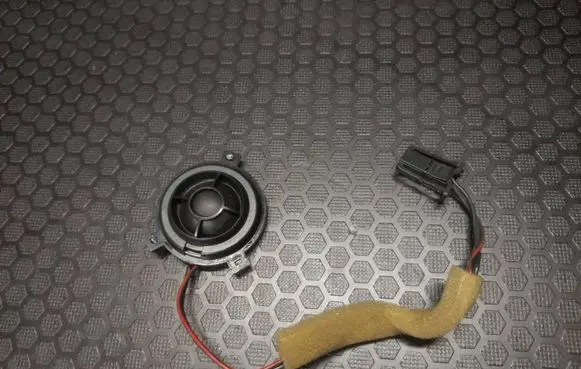 Volkswagen PASSAT CC Front door high frequency speaker 3C8035411 904175460009