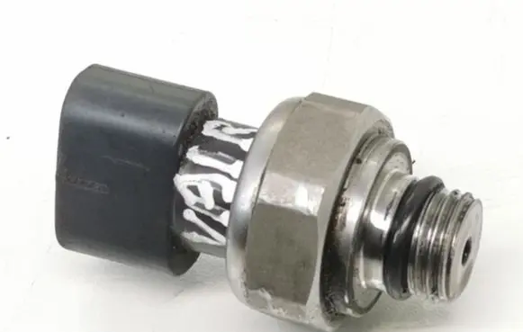 Toyota Avensis T250 Oil pressure sensor 8944851010