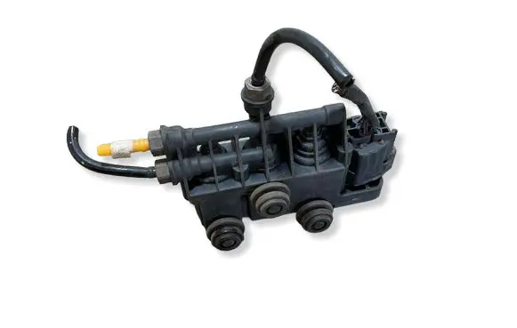 Land Rover Discovery 3 - LR3 Air suspension valve block RVH000095 17130705
