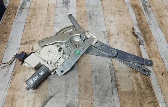 Toyota Corolla E120 E130 Front door window regulator with motor 6983002100 030500 DF0S0106088