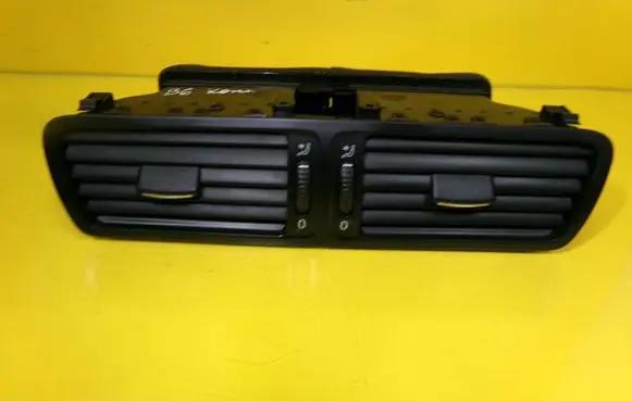 Volkswagen PASSAT B6 Dash center air vent grill 3C1819728E