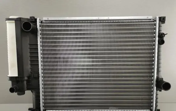 BMW 5 E39 Coolant radiator 17111427153 1427153 17101432819