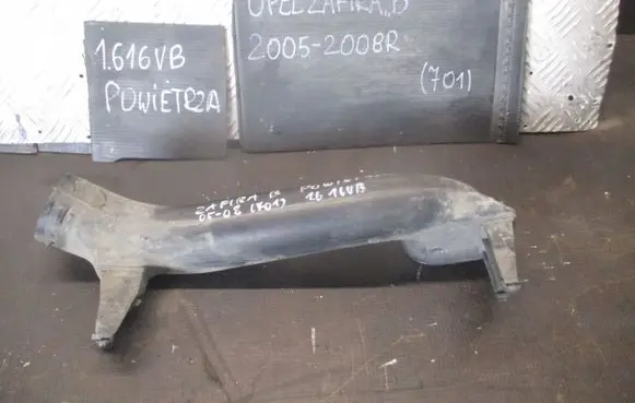 Opel Zafira B Intake resonator 