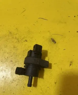 Mercedes-Benz C W203 Turbo solenoid valve 1433602