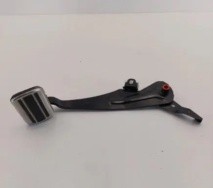 Peugeot 3008 II Brake pedal
