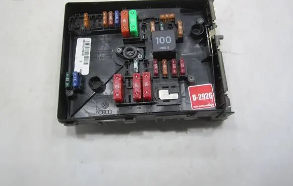 Volkswagen Golf V Fuse module 1K0937125C