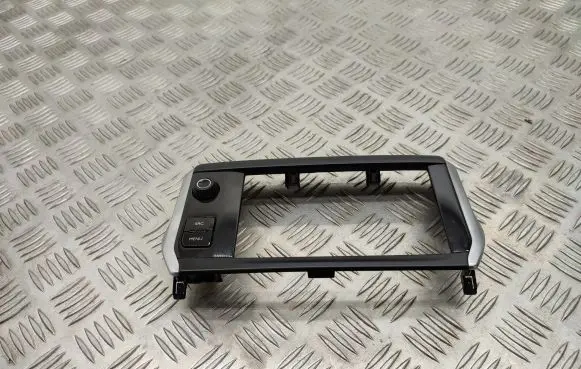 Peugeot 2008 I Radio/GPS head unit trim 98097243XU 9673861377