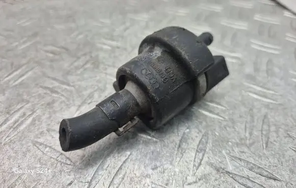 Audi A4 S4 B7 8E 8H Vacuum valve 058133459