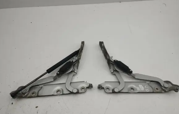 Jaguar XF Tailgate/trunk/boot hinge